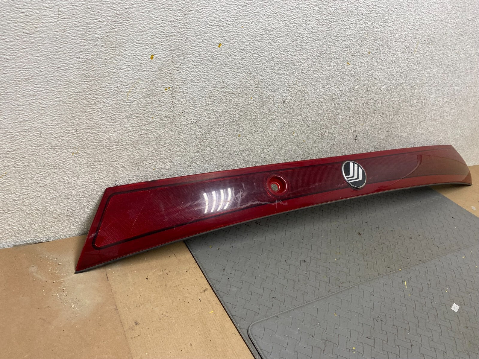 1997 1998 1999 Mercury Grand Marquis Trunk Lid Center Tail Light C6033 PS2