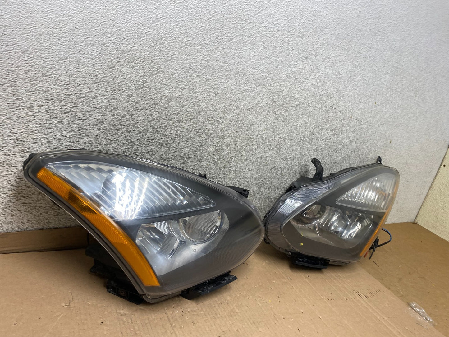2009-2013 Nissan Rogue Left+Right Side Set Halogen Headlights U7188 DW2