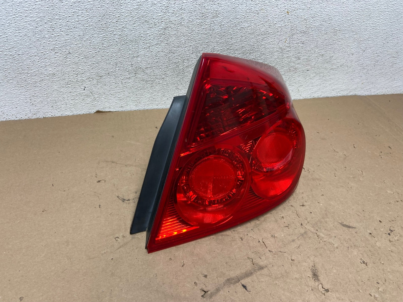 2005 to 2006 Infiniti G35 Right Passenger Side Tail Light AG4284 LK2