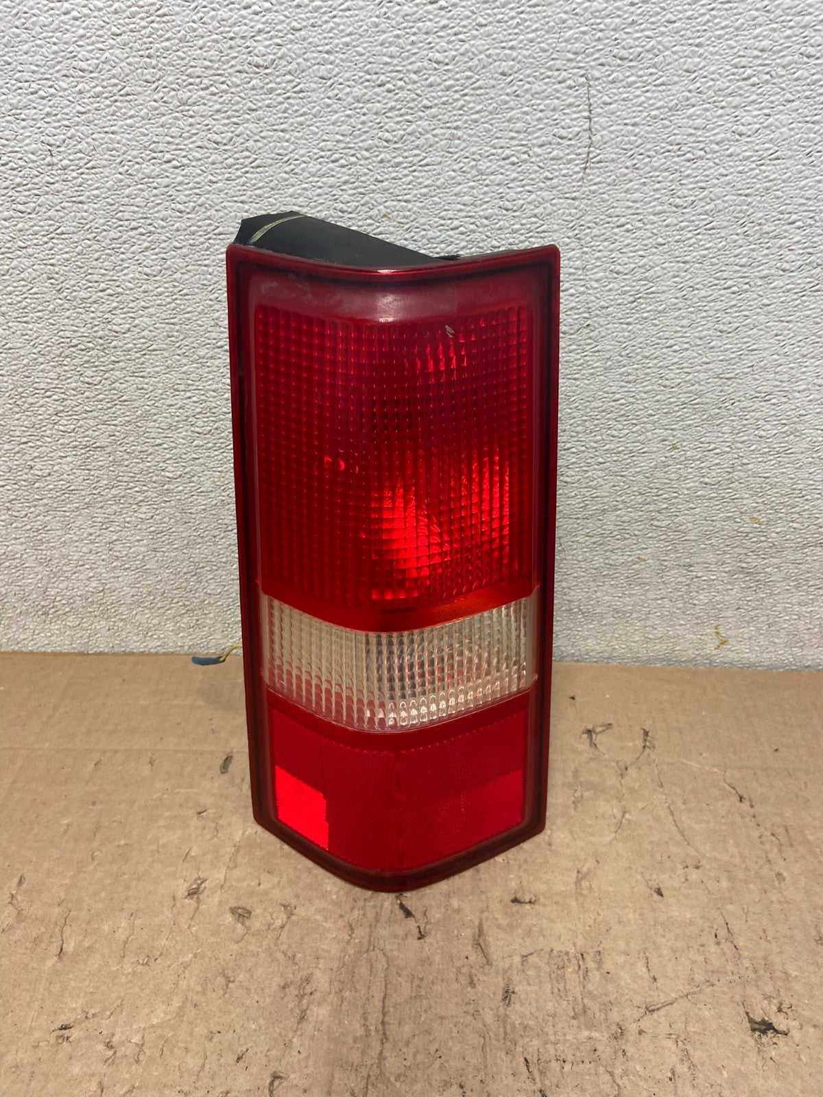2003 to 2017 Chevrolet Express 1500 Left Driver Side Tail Light Oem R3247 DW0