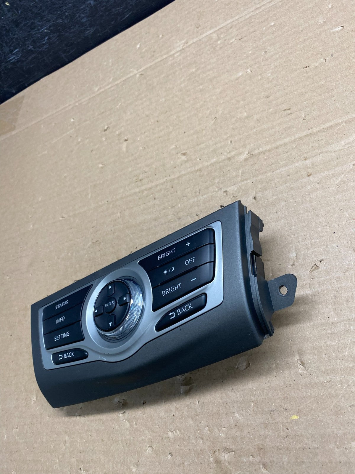 2009-2014 Nissan Murano AM FM Radio CD Control Panel AG5204 DG3