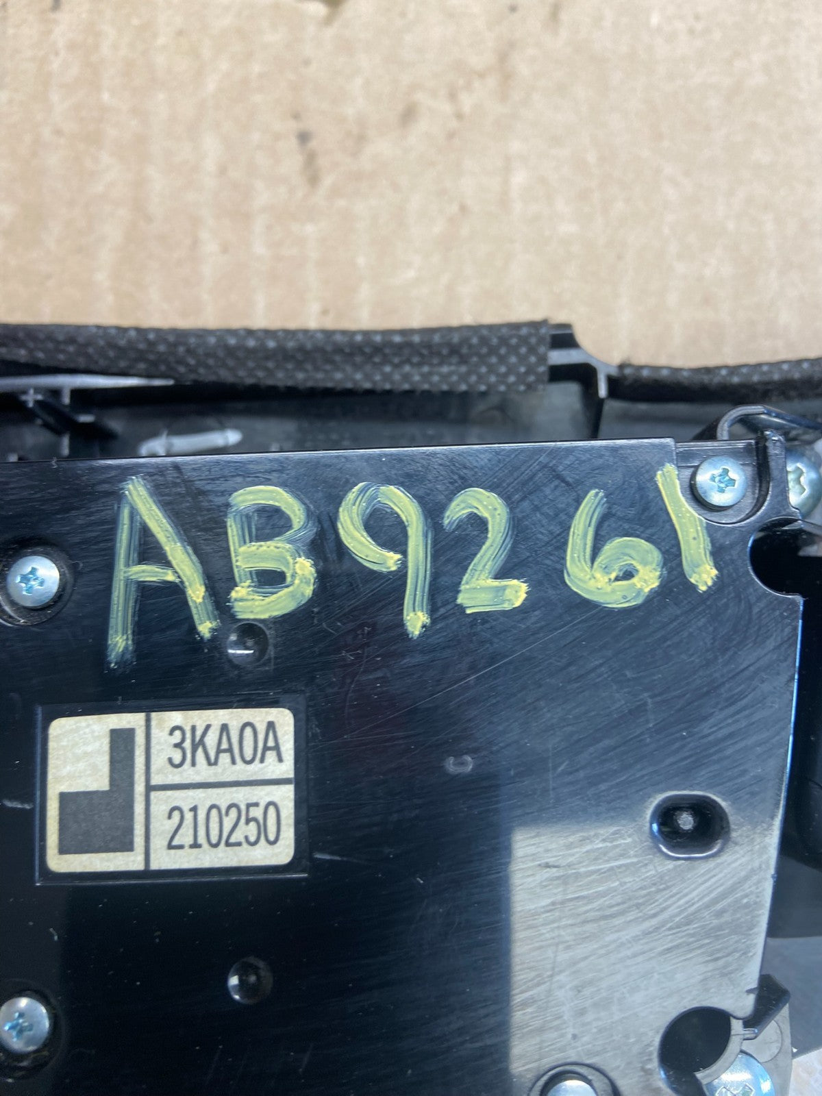 2013 to 2018 Nissan Pathfinder Radio Audio Information Control OEM AB9261 DG6