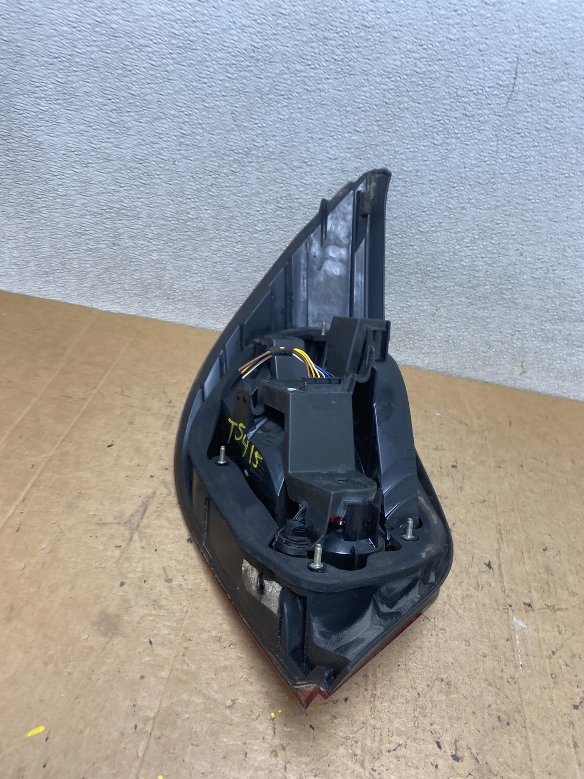 2004 - 2007 BMW 5 Series E60 Right Passenger RH Side Tail Light OEM T5415 DW6
