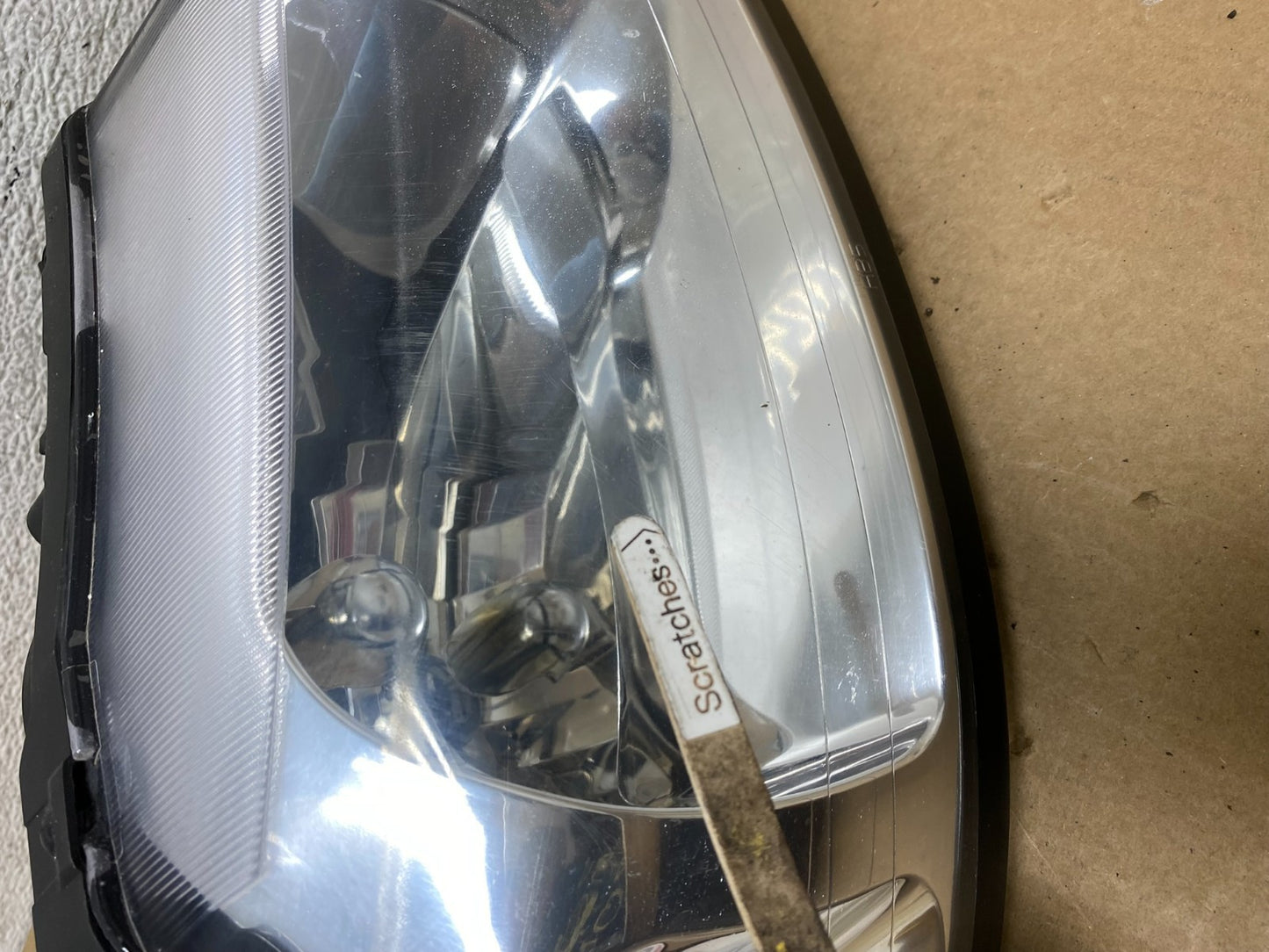 1999 to 2004 Ford Mustang Right Passenger RH Side Headlight AF9950 DW3