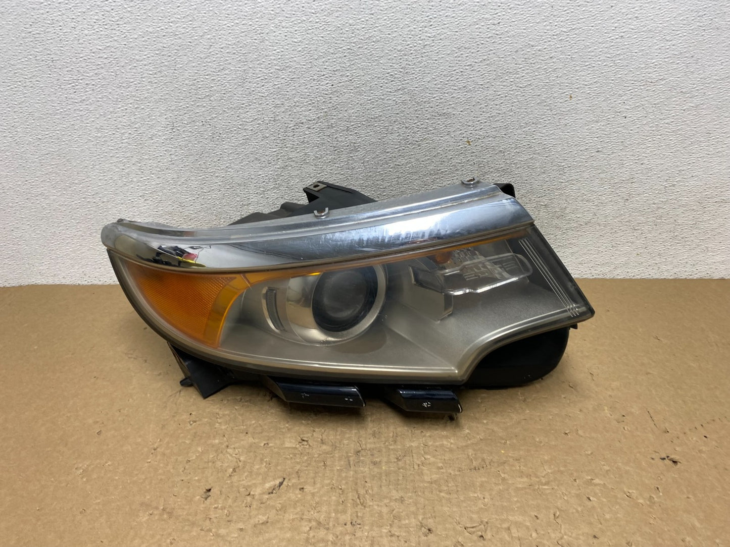 2011 to 2014 Ford Edge Front Right Passenger Headlight Halogen AF8087 DW0
