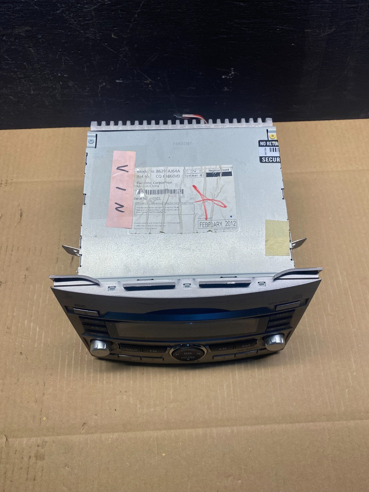 2010 to 2012 Subaru Legacy AM FM CD MP3 Radio Player ad1482 DG3