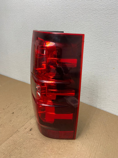 2008-2014 Chevrolet Tahoe Suburban Right Passenger Rh Tail Light AC5938 LK1
