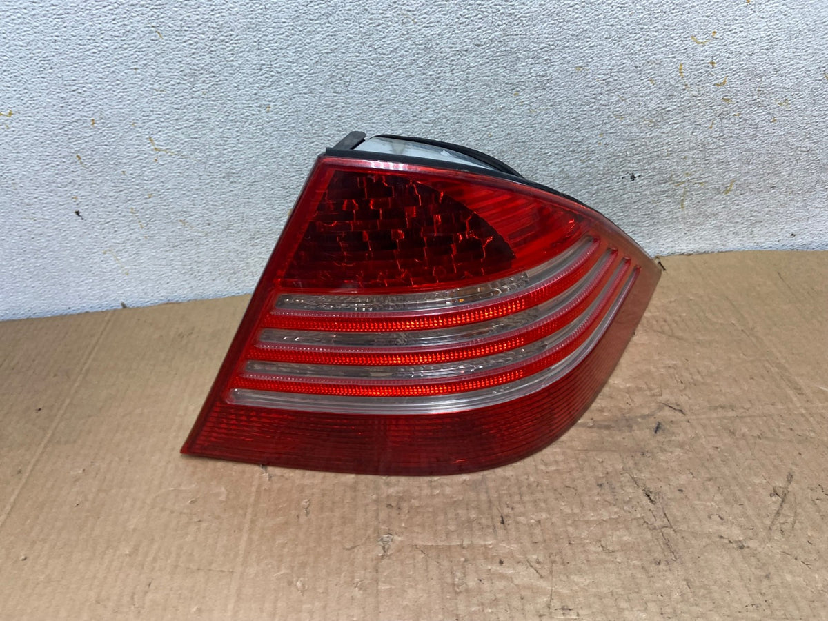 2003 to 2006 Mercedes-Benz S-Class Tail Light Right Passenger Side AI8125 LK0