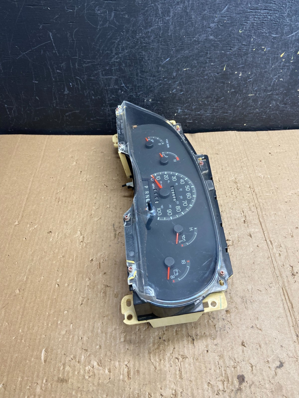1997 1998 Ford Expedition Speedometer Instrument Gauge Cluster AE4309 DW2