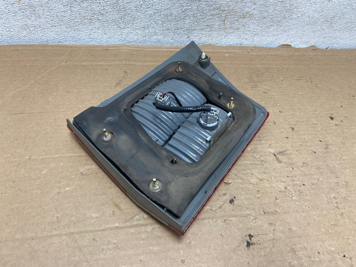 2005 2006 2007 Honda Odyssey Inner Left Driver Lh Tail Light AH8503 LK4