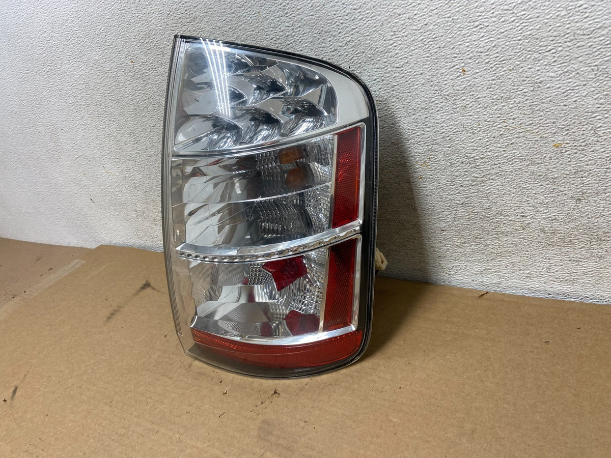 2006 to 2009 Toyota Prius Tail Light Right Passenger Side AH4429 DW2