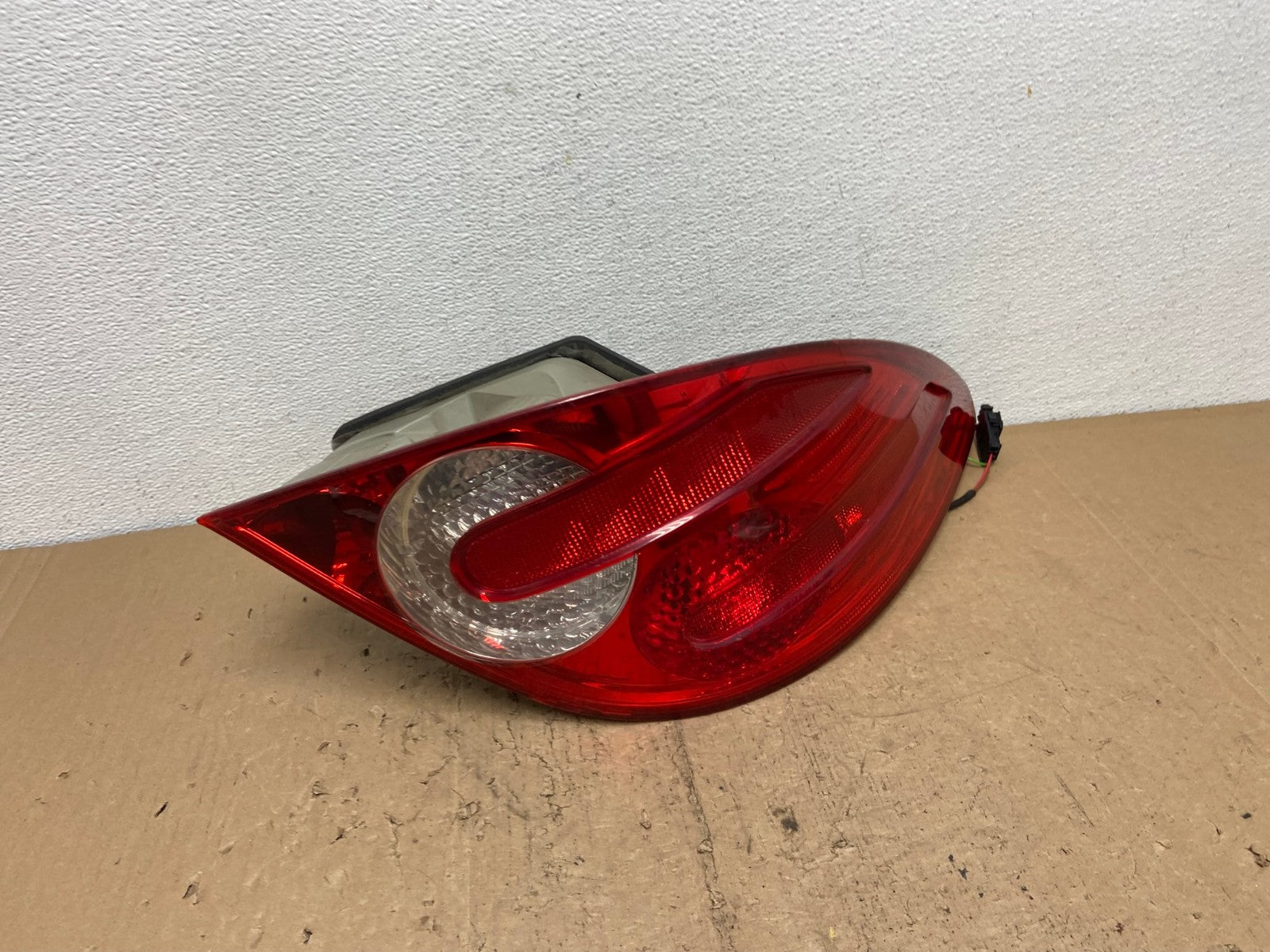 2006 to 2010 Mercedes W251 R-Class Left Driver LH Side Tail Light AC7425 LK2