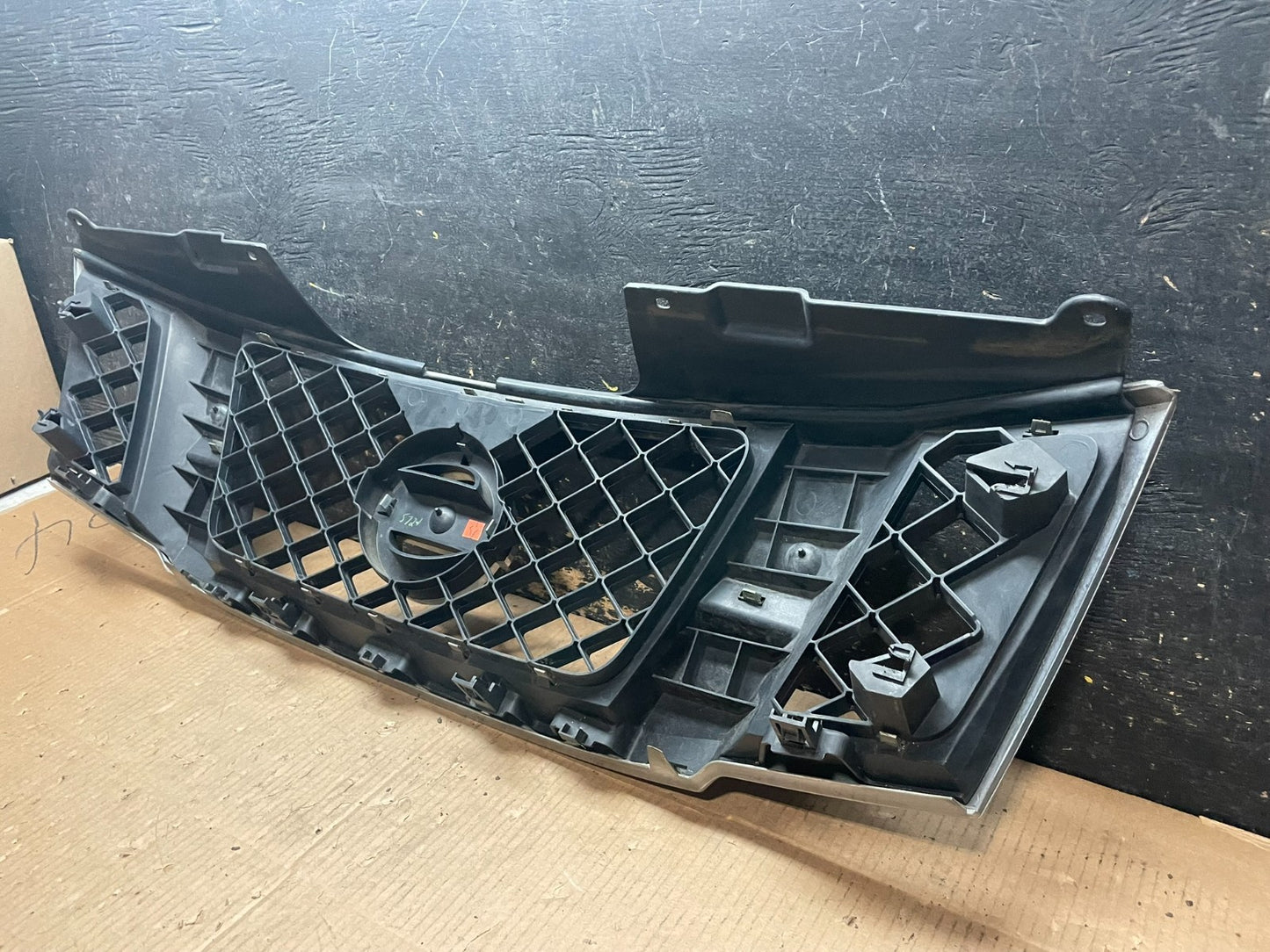 2008 to 2012 Nissan Pathfinder Front Upper Chrome Grill Grille OEM y1879 DG7