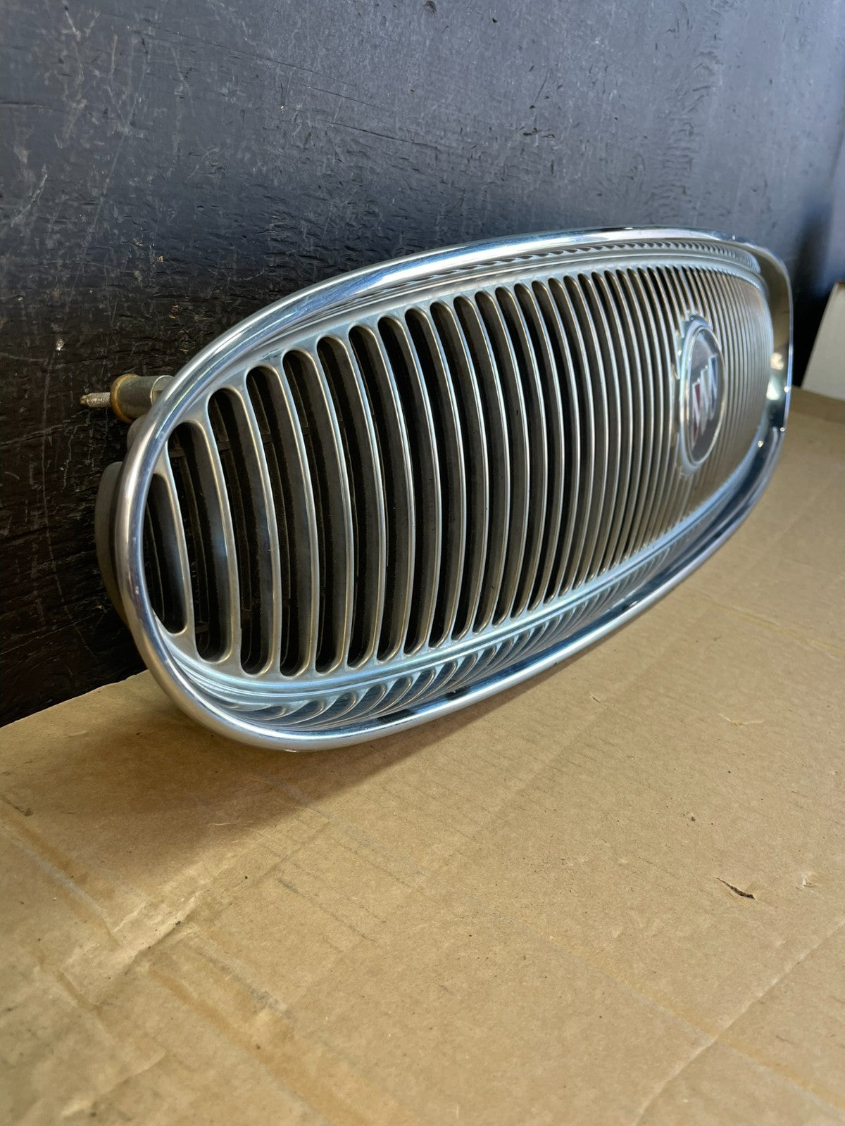 2000 to 2005 Buick Lesabre Front Chrome Upper Grill Grille AC9745 DW2