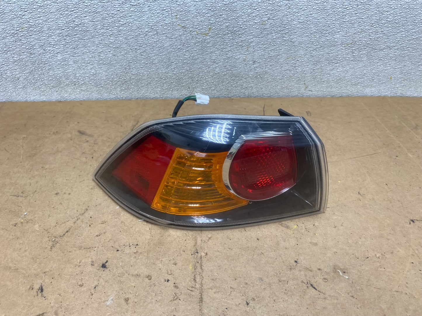 2008-2015 Mitsubishi Lancer Evo 10 X Left Driver LH Tail Light OEM X5682 DW0