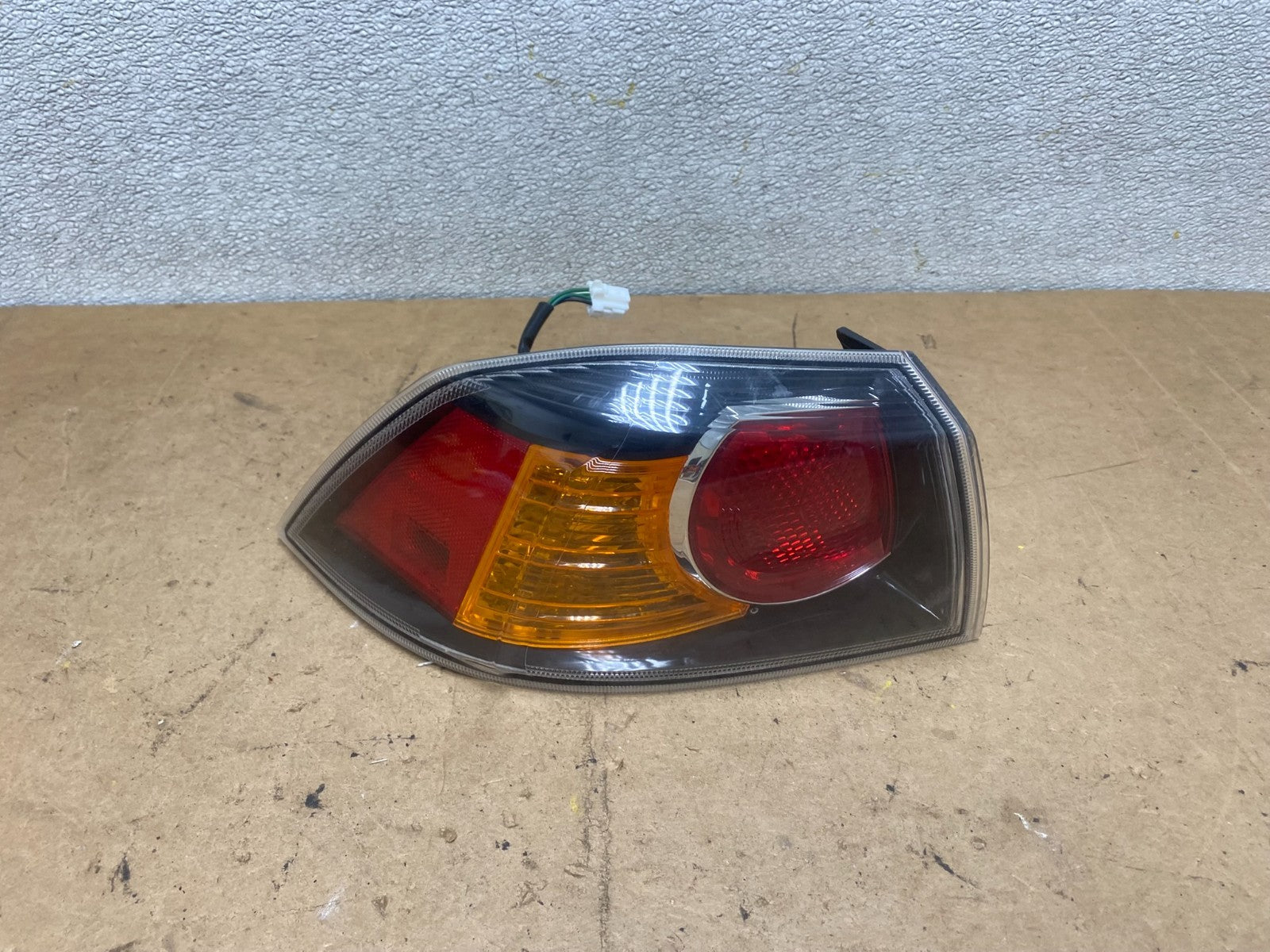 2008-2015 Mitsubishi Lancer Evo 10 X Left Driver LH Tail Light OEM X5682 DW0