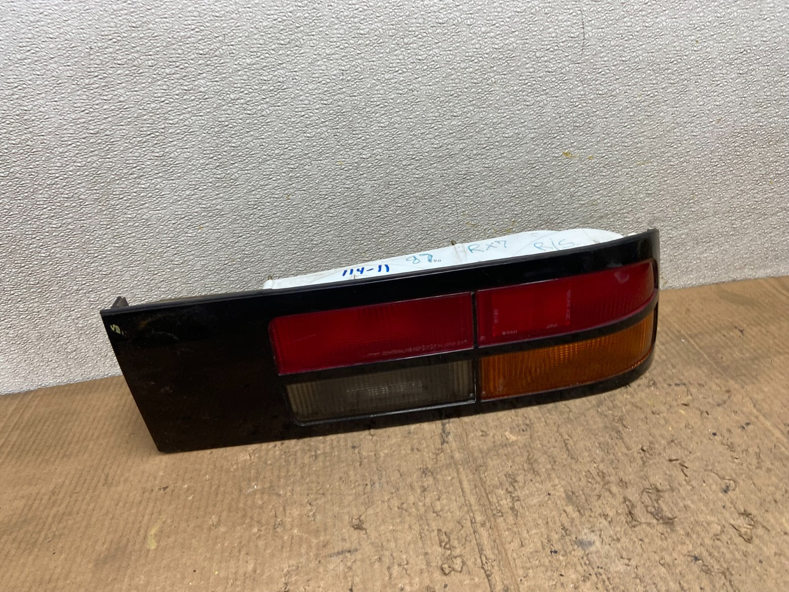 1986 1987 1988 Mazda RX-7 RX7 Right Passenger Rh Side Tail Light aa8588 DG0