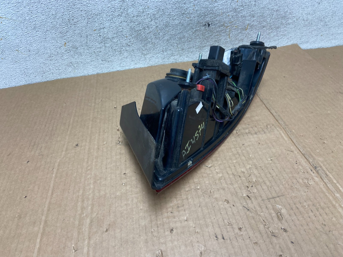 2001-2006 Dodge Stratus Left Driver LH Side Tail Light AI4574 DW4