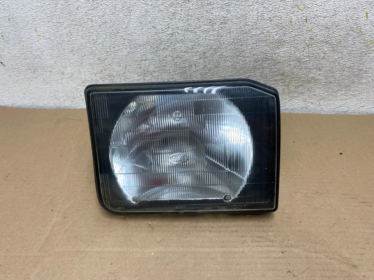 1999-2002 Land Rover Discovery Right Passenger Side Halogen Headlight AH9373 DG0