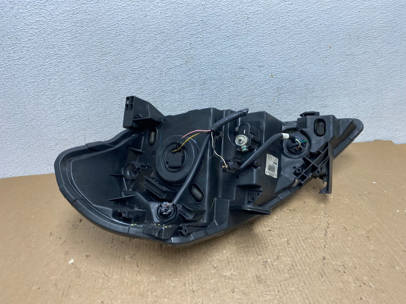 2008 to 2012 Nissan Versa Headlight Right Passenger Rh Side AD8761 DW8