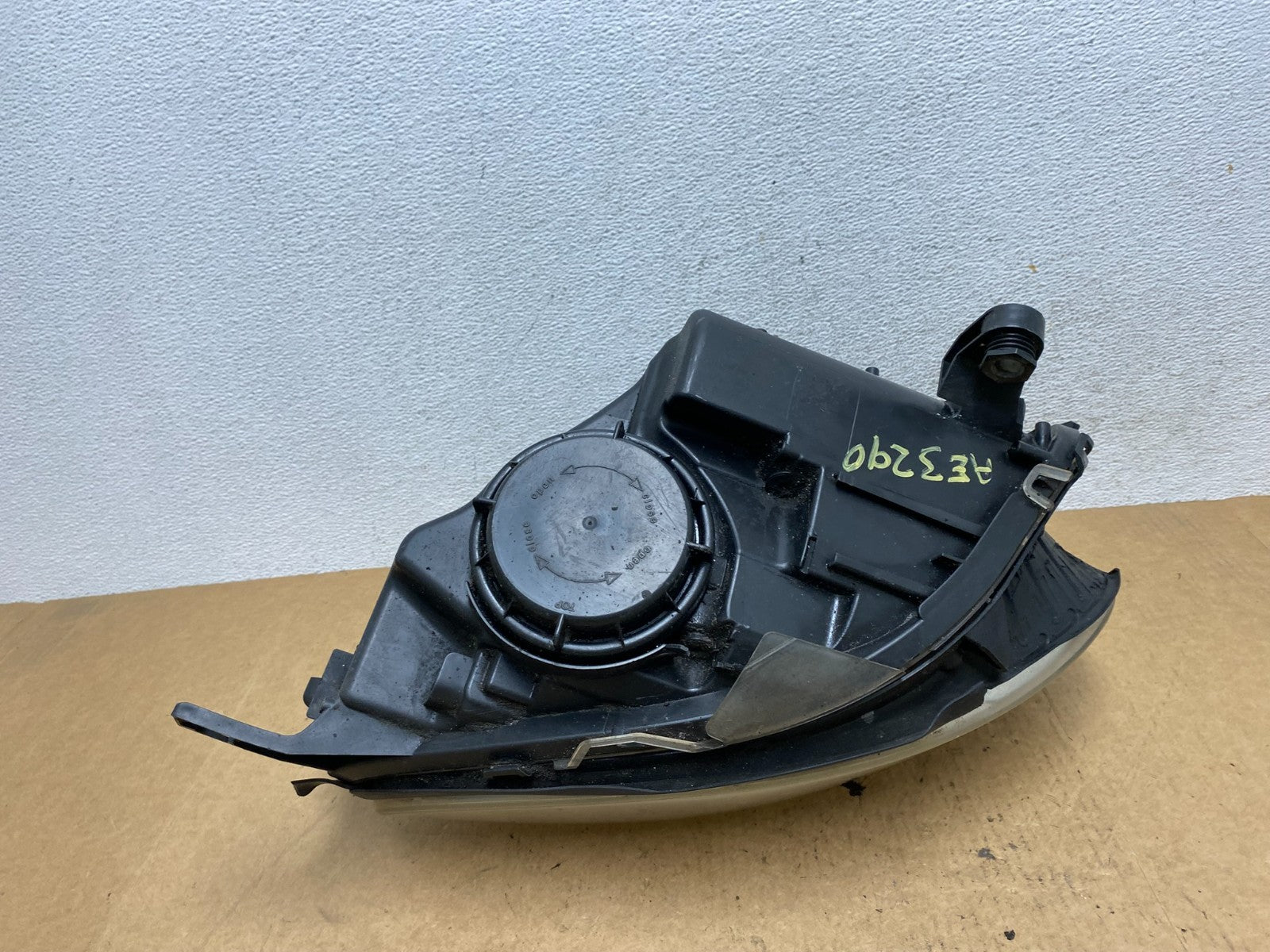 Halogen 2006 2010 Mercedes W251 R-Class Right Passenger Headlight AE3290 DW4