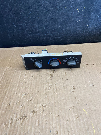 2001 - 2007 GMC Chevrolet Express 1500 Climate Control A/C ad2352 DG0