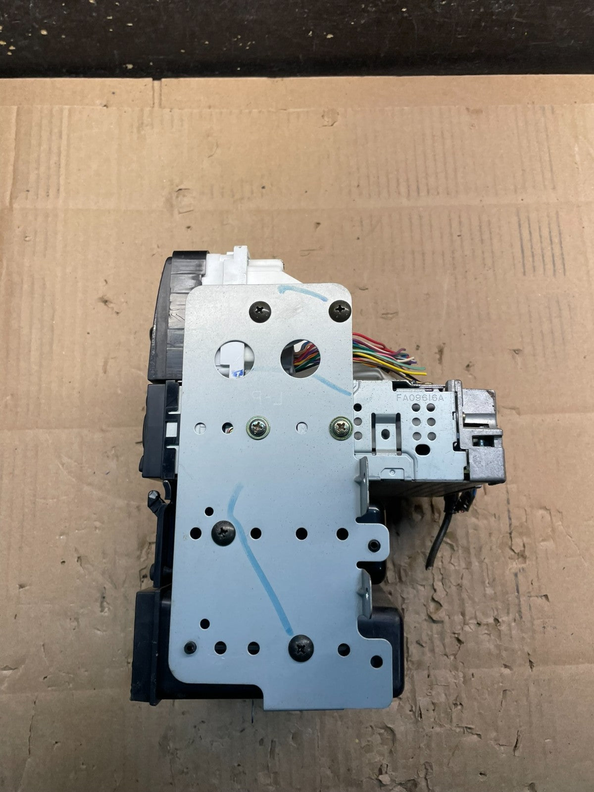 2002-2004 Subaru Legacy Outback Radio CD Player Casette Climate Control W1572 DG1
