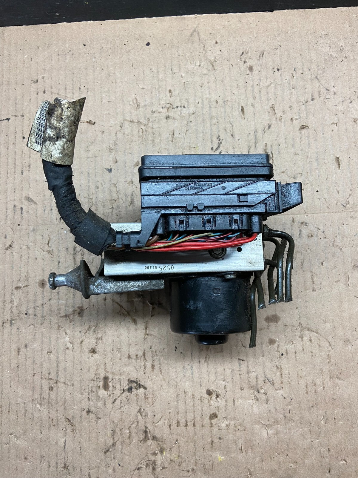 2003-2006 Mercedes R230 SL500 E550 ABS Anti Lock Brake Pump Module C2235 DG11