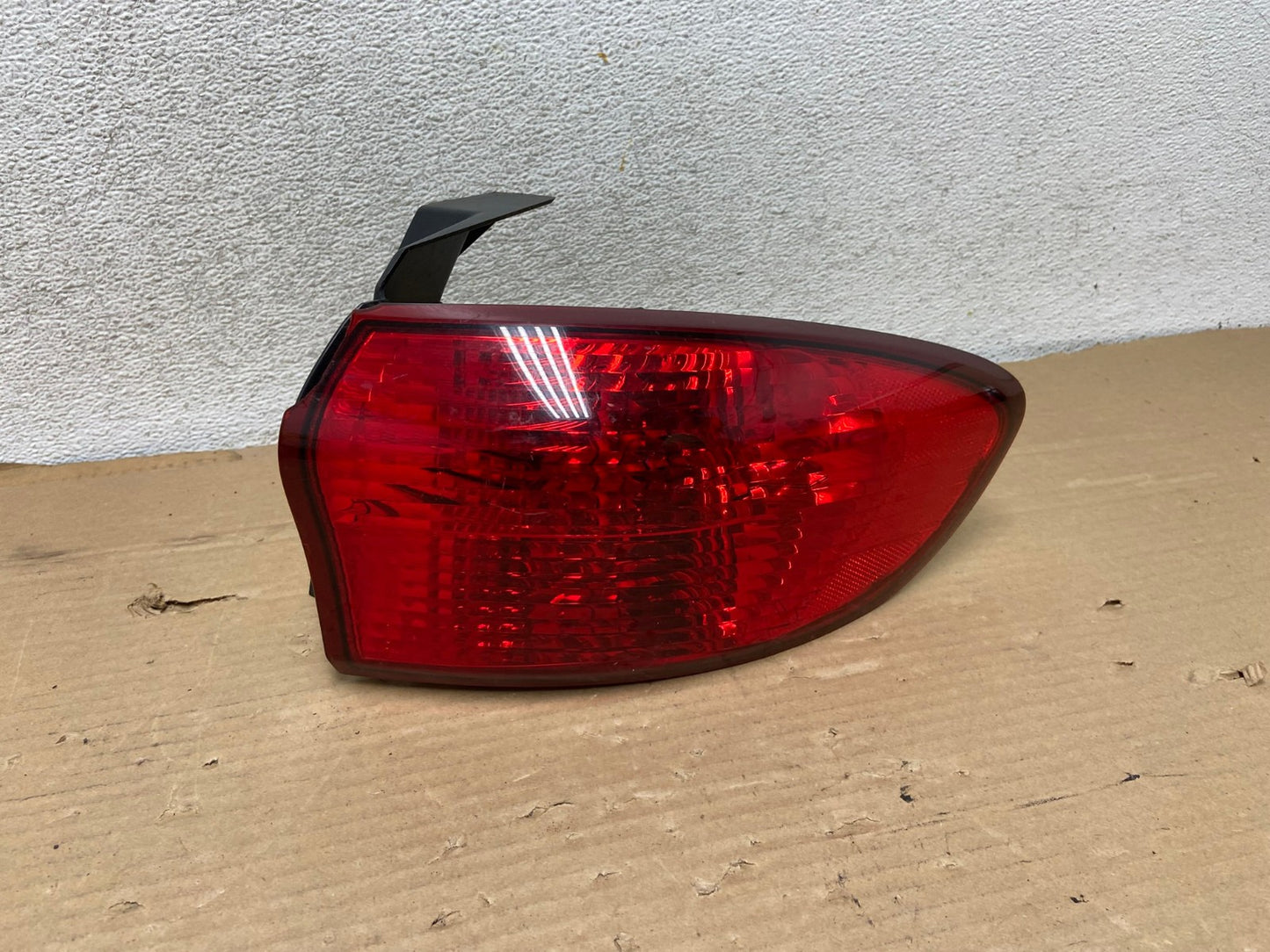 2006-2007 Subaru Tribeca B9 Right Passenger Rh Side Tail Light AG8141 LK0