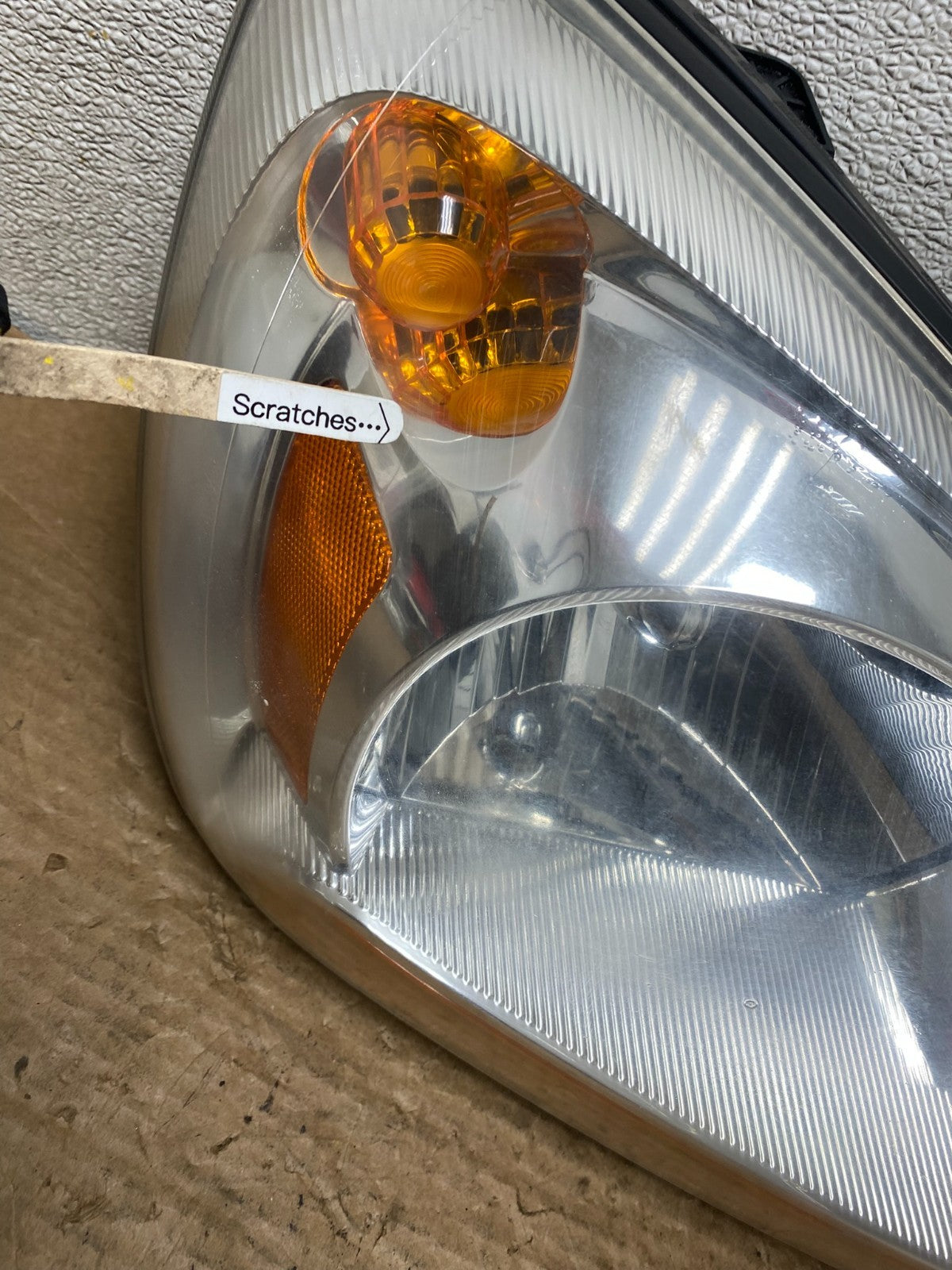 2005 to 2006 Kia Sportage Right Passenger RH Halogen Headlight Z2864 DW3