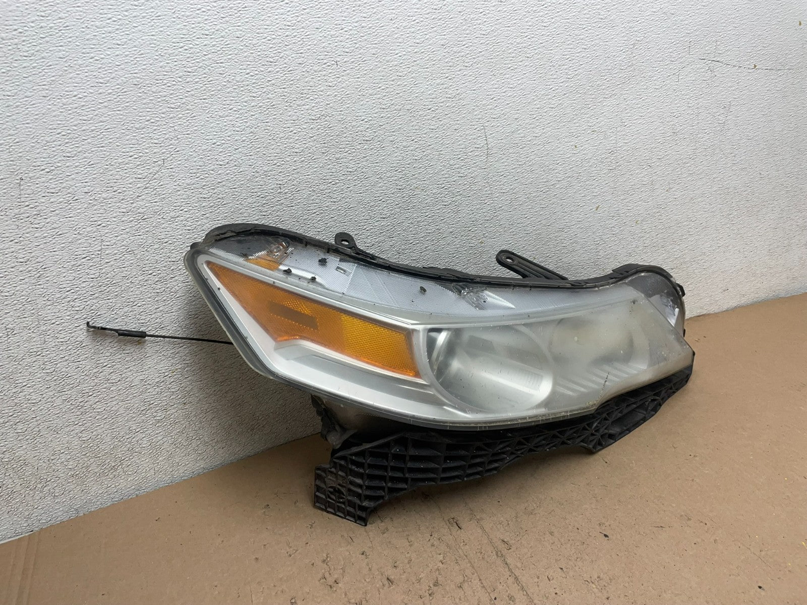 2012 to 2014 Acura TL Headlight Right Passenger Side Xenon HID Q4942 DW2