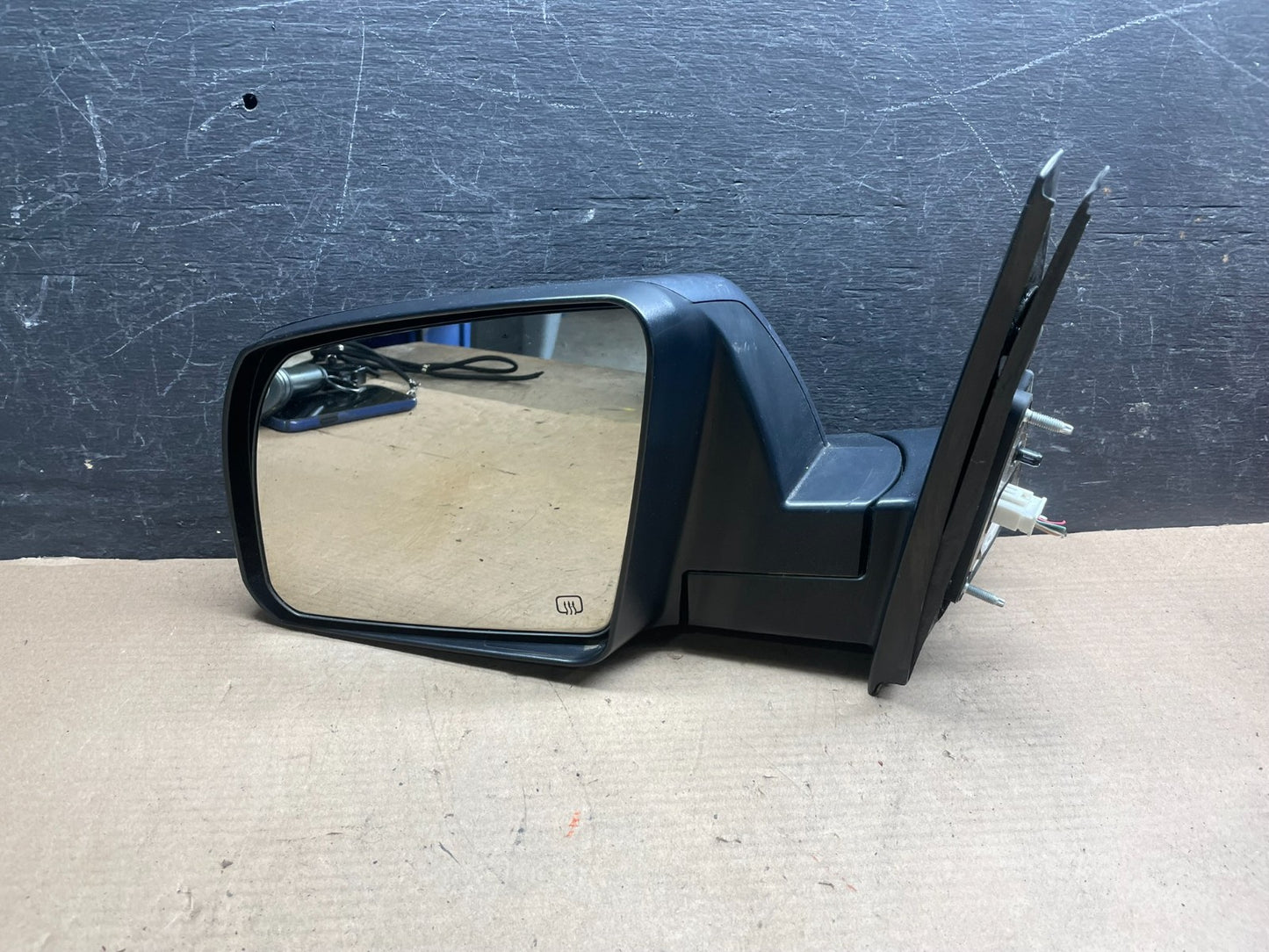 2008-2010 Toyota Sequoia Left Driver Turn Sgn  View Door Mirror OEM P7364 DG2