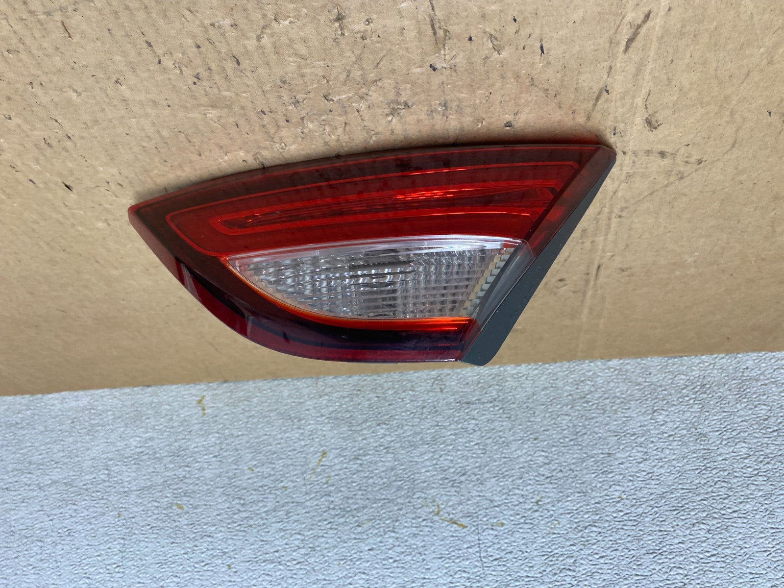 2015 to 2017 Chrysler 200 Sedan Right Passenger  Inner Tail Light Oem Q7518 DW0