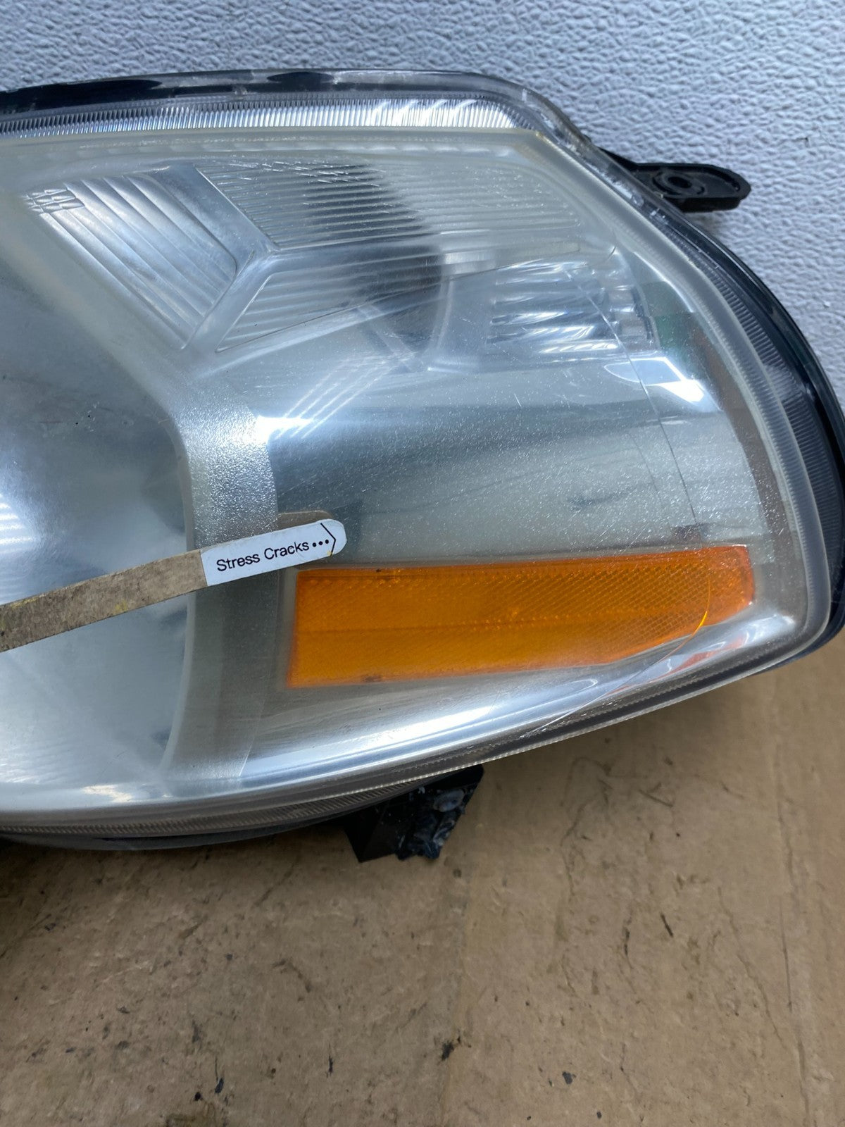 2008 to 2012 Nissan Versa Headlight Halogen Left Driver Lh Side AD0618 DW4