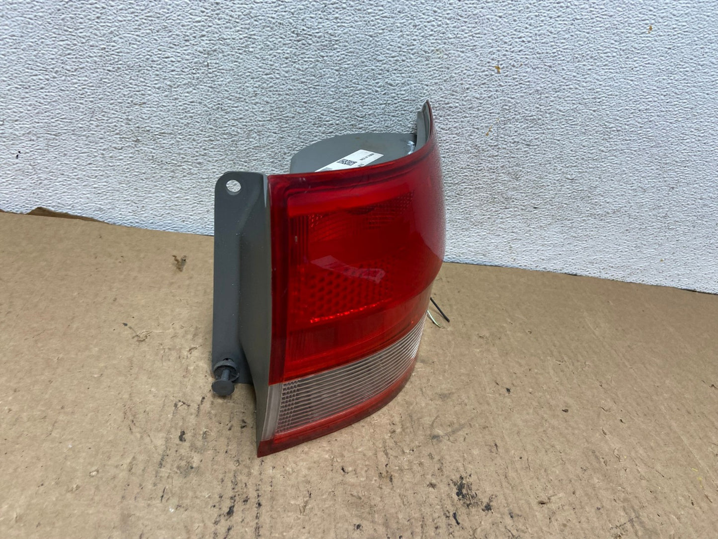 2011-2013 Jeep Grand Cherokee Right Passenger Side Rh Tail Light AG2510 LK2