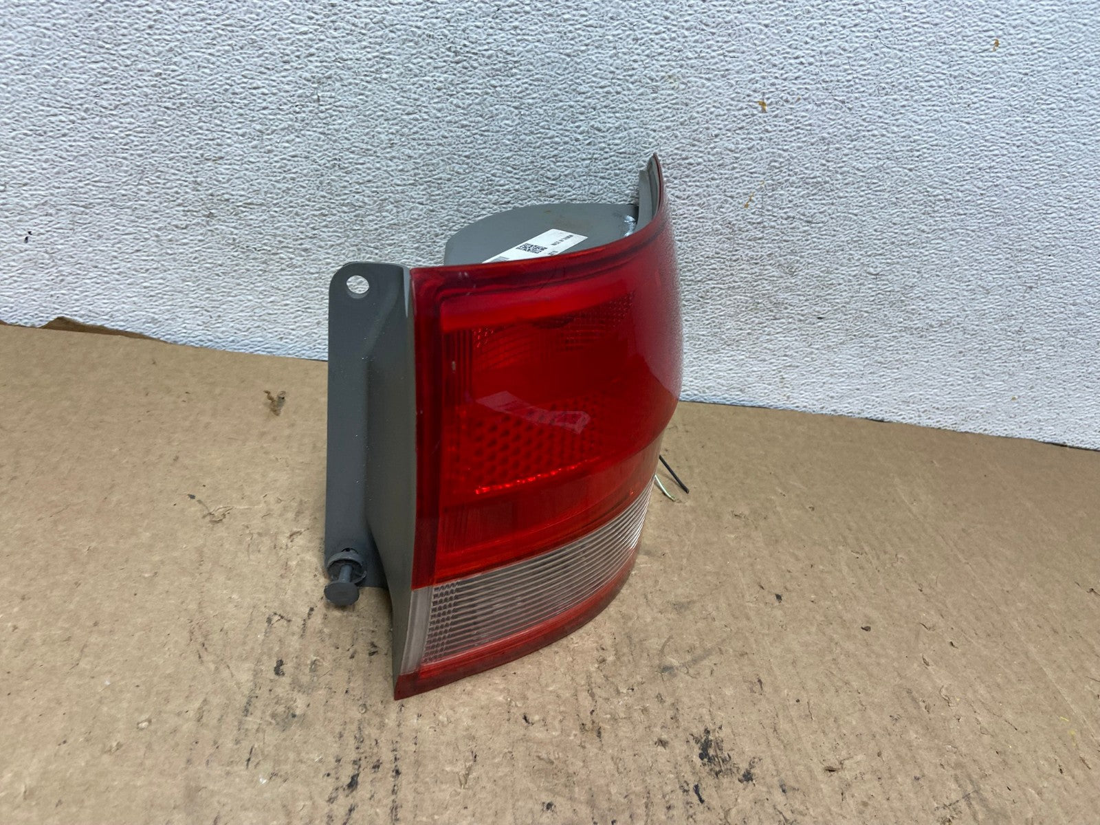 2011-2013 Jeep Grand Cherokee Right Passenger Side Rh Tail Light AG2510 LK2