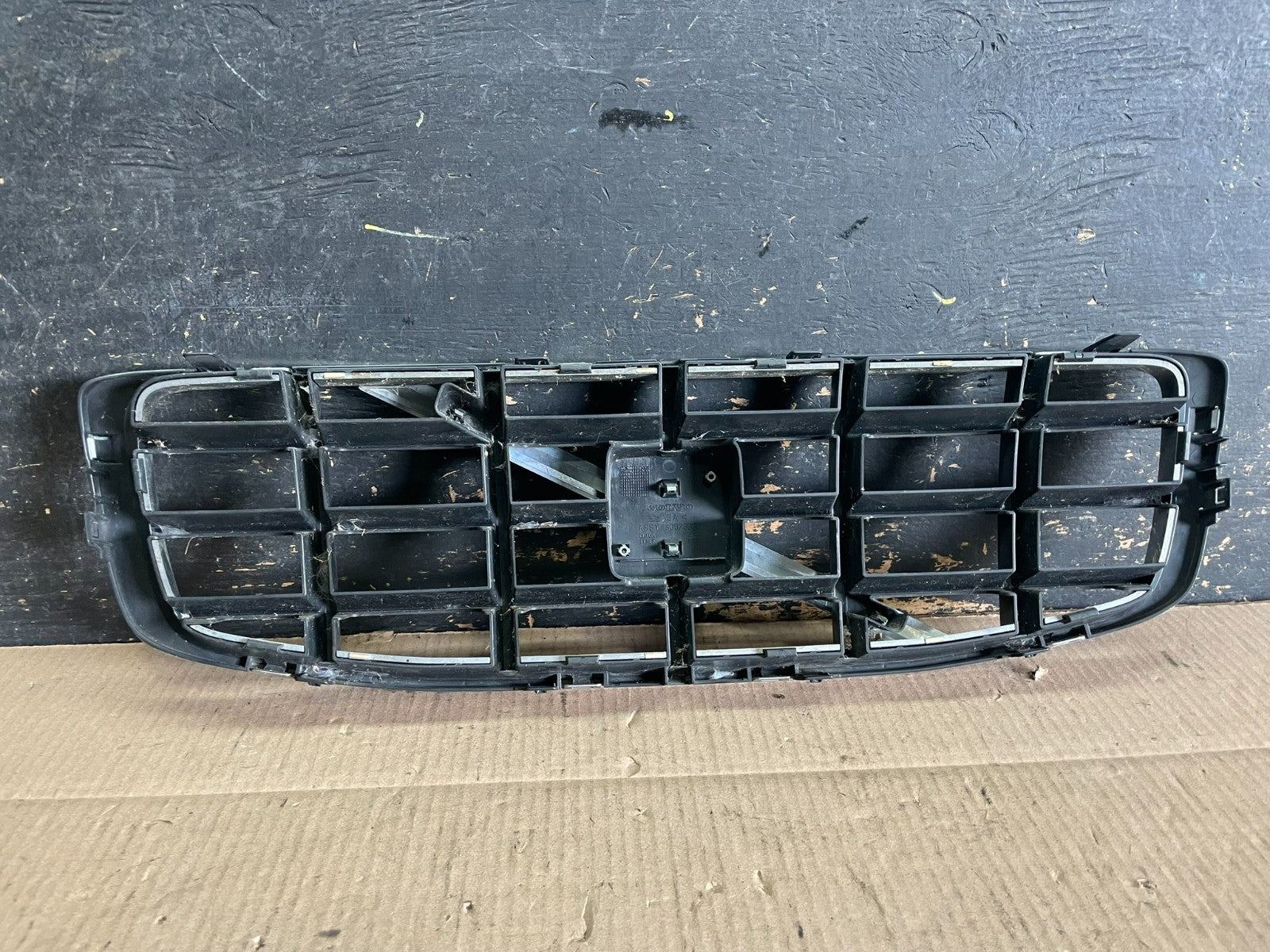 2008 to 2009 Volvo XC70 Front Upper Grill Grille Oem OEM Z8520 DG4