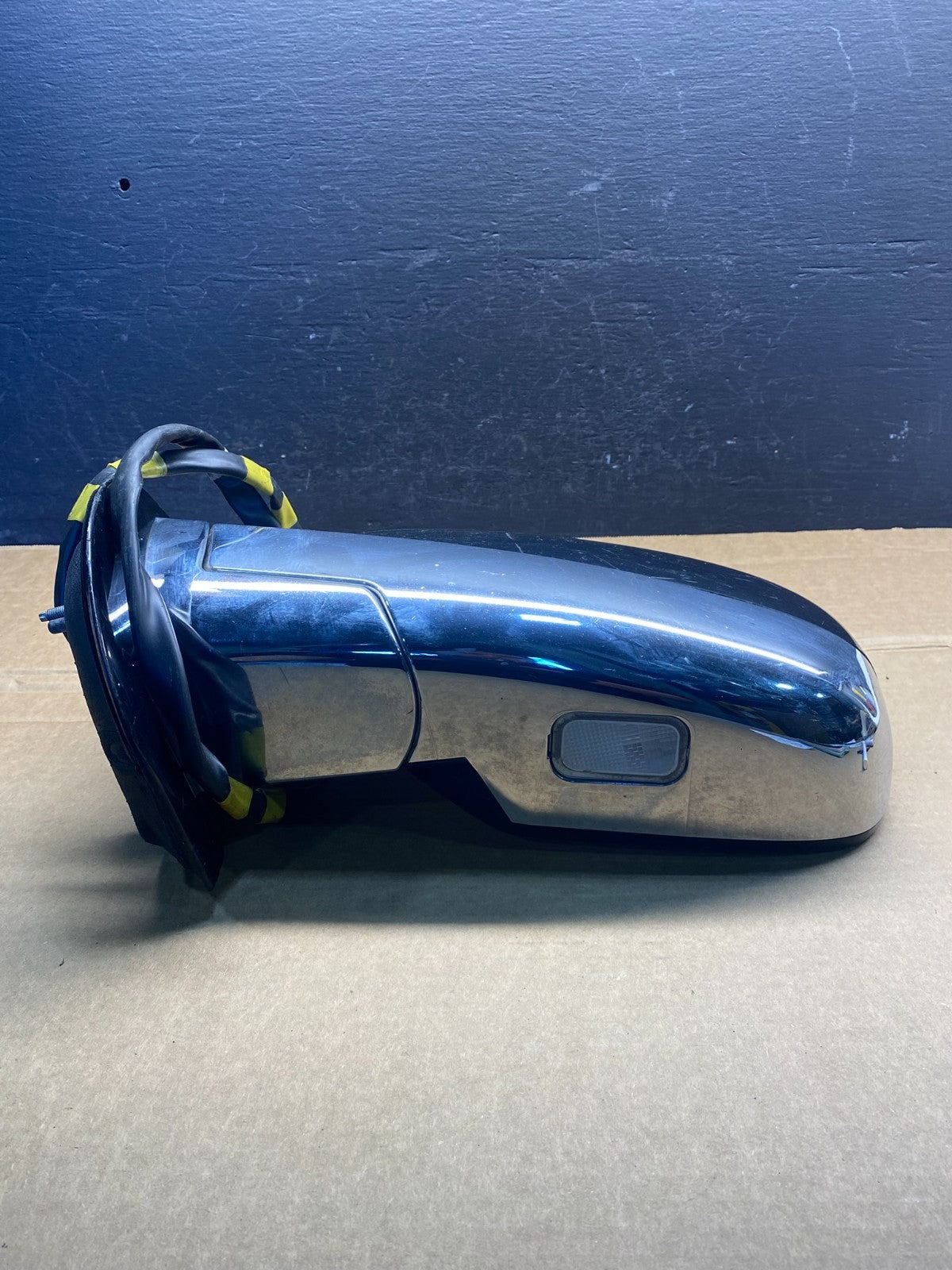 2007 - 2014 Cadillac Escalade Left Driver Door Mirror Turn Signal AD2996 DG2