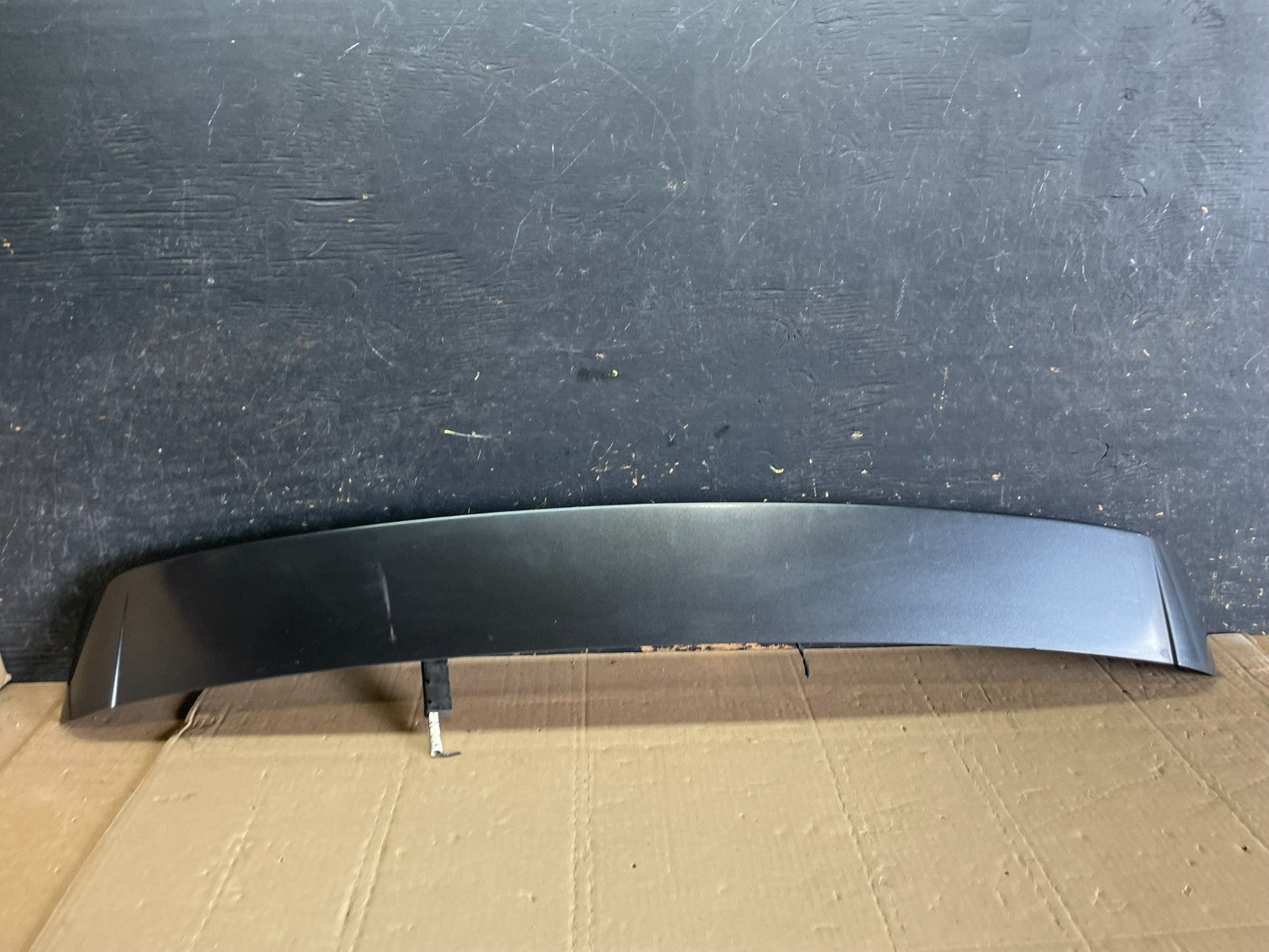 2007 to 2009 AUDI Q7 Rear Tailgate Spoiler W/ 3RD Third Brake Light OEM N8941 DG0