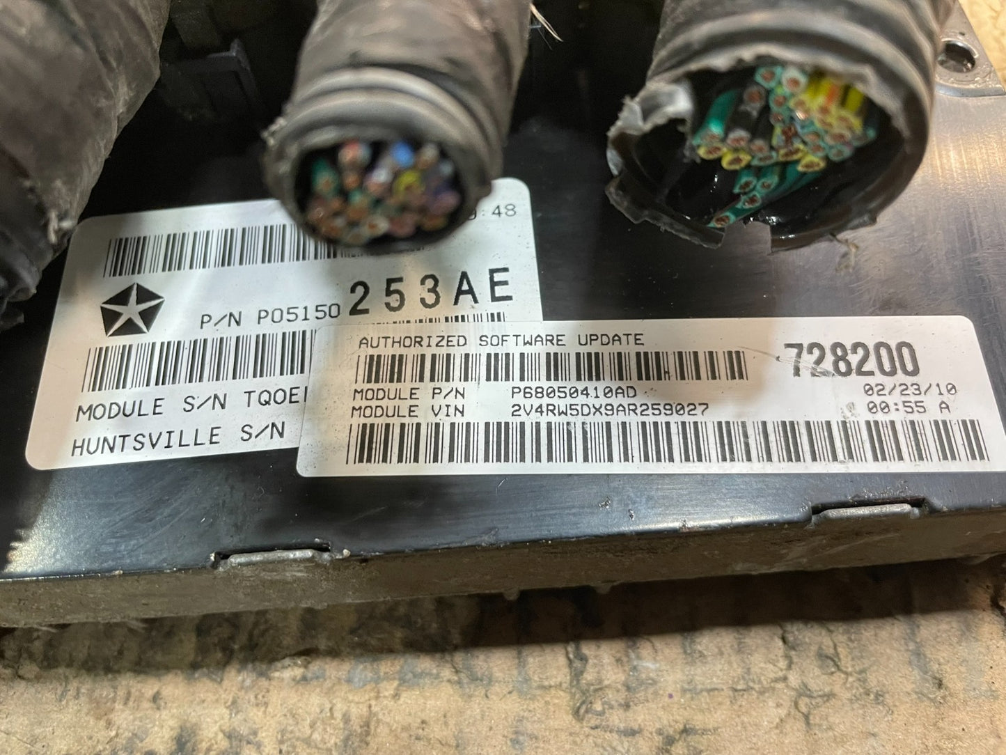2010 Dodge Caravan Town & Country Engine Control ECM P68050410AD v2081 DG3