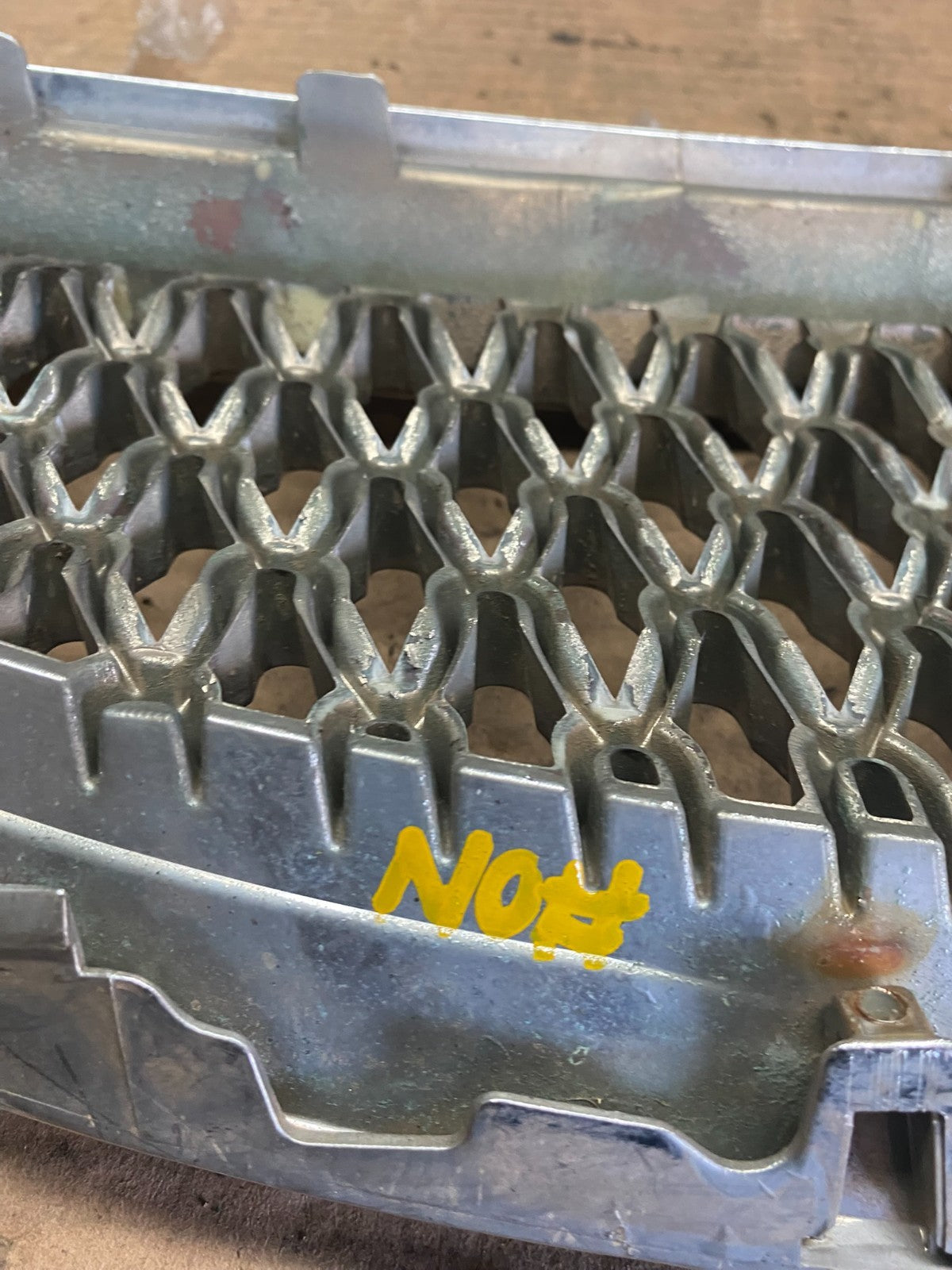 2007 to 2011 Hyundai Veracruz Chrome Grille Grill OEM P0172 DG11