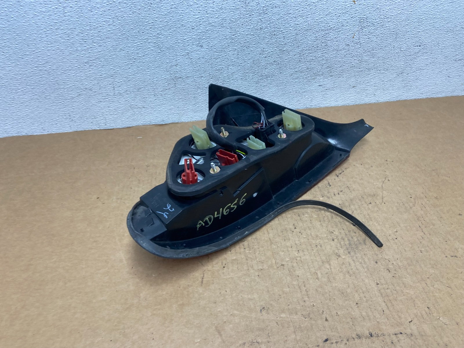 1999 to 2002 Bmw Z3 Roadster Convertible Right Passenger Rh Tail Light AD4656 DG4