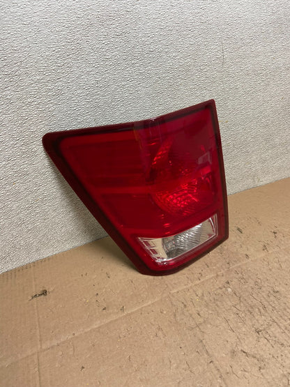 2007 2008 2009 2010 Jeep Grand Cherokee Left Driver Lh Tail Light Y3151 DW2