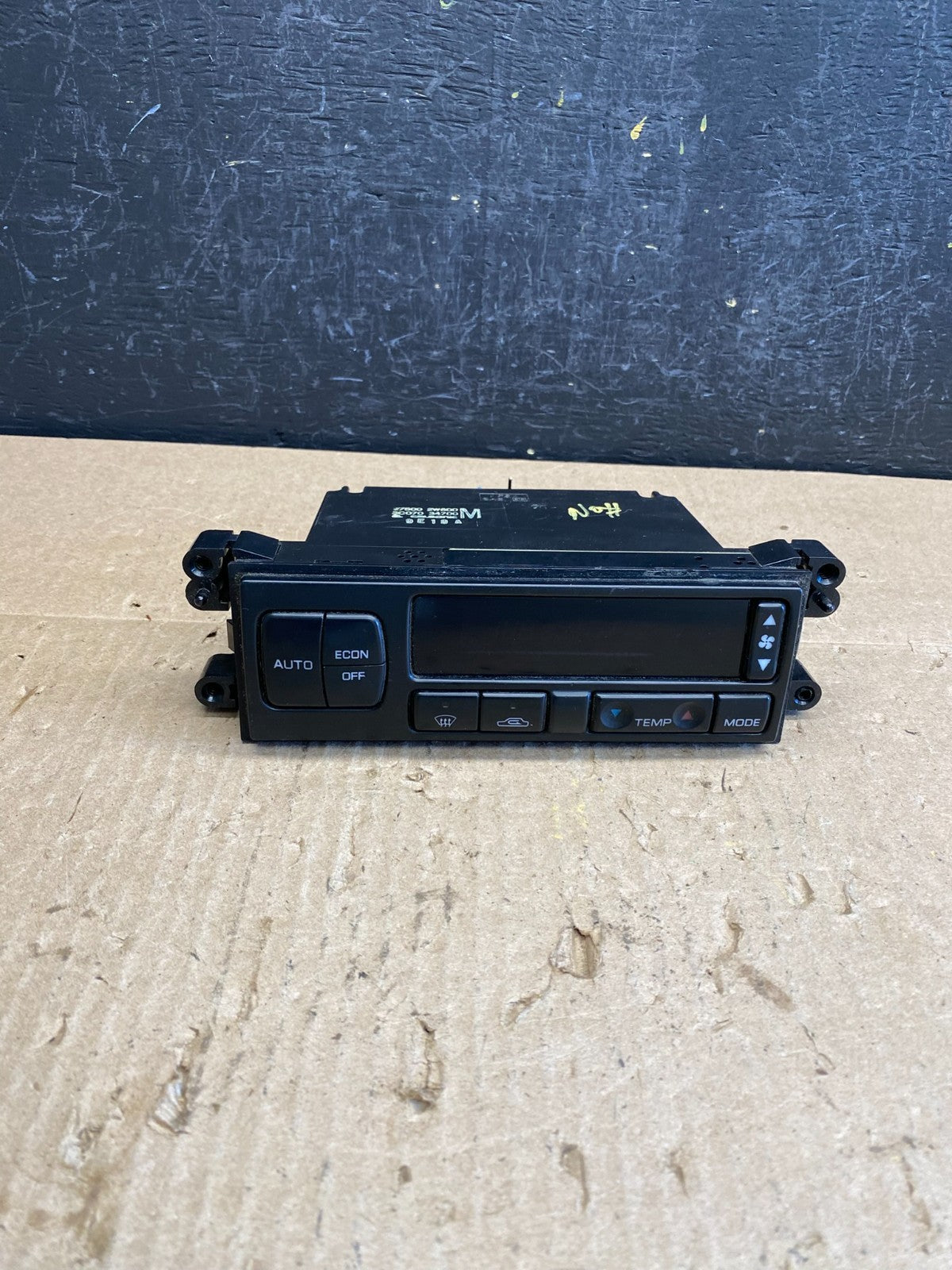 1998-2004 Nissan Pathfinder QX4 Digital Climate Control AC Heat AC68000