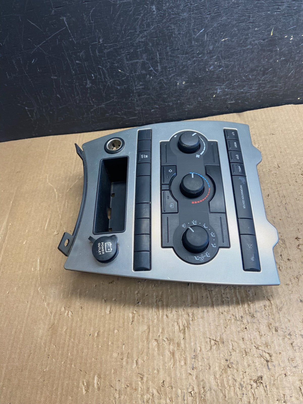 2005 2006 2007 Jeep Commander Grand Cherokee A/C Climate Control Bezel AF1546 DG2