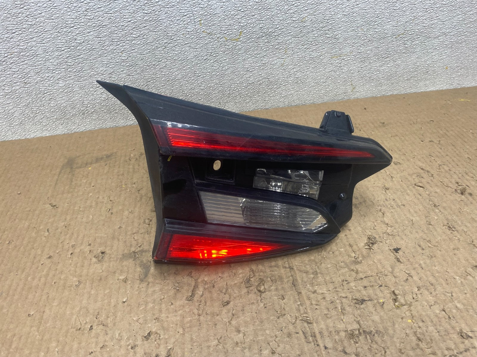 2024 to 2025 Subaru XV Crosstrek Left Driver LH Inner Tail Light Oem W7559 DW0
