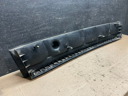 1993 to 1997 Chrysler Concorde Center Trunk Tail light Y1299 DG6