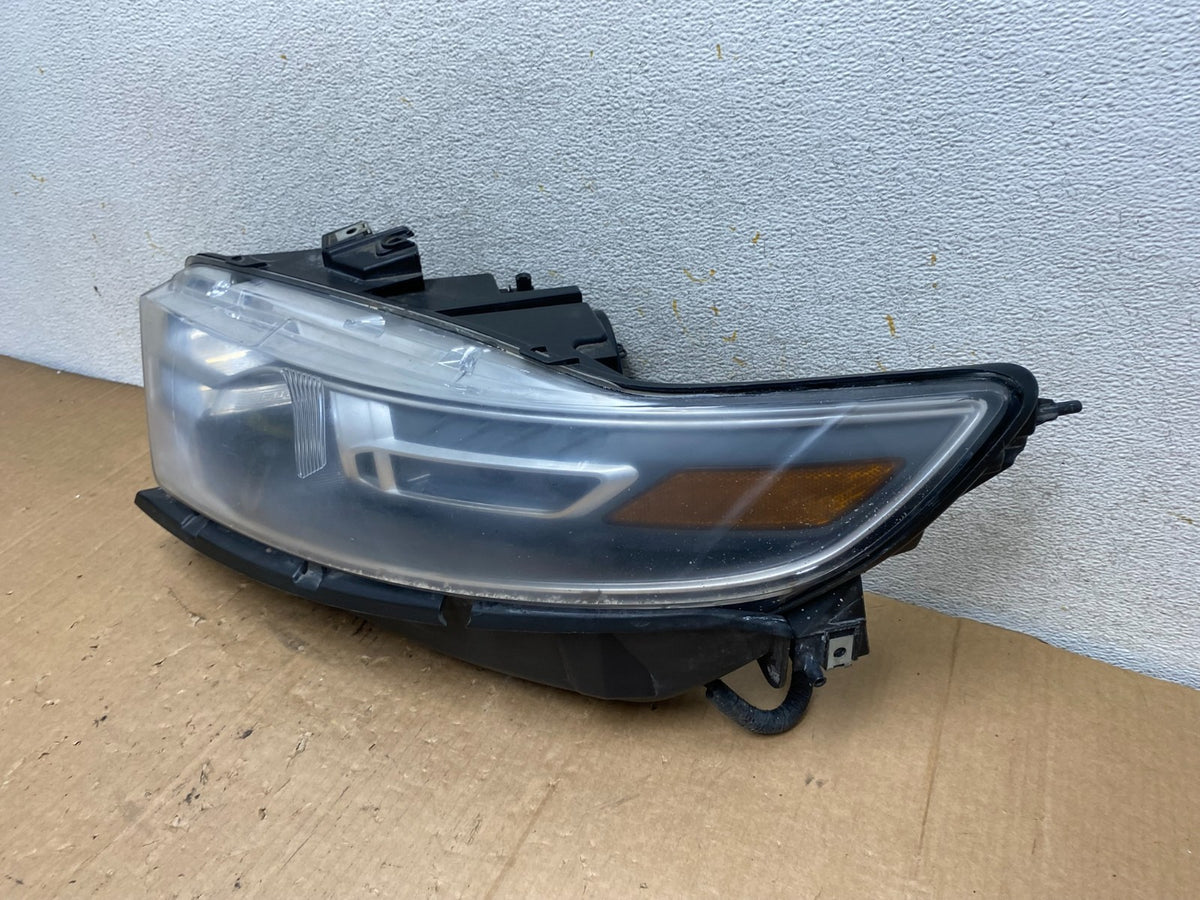 2013 to 2019 Ford Taurus Left Driver LH Side Headlight Halogen AI8949 DW1