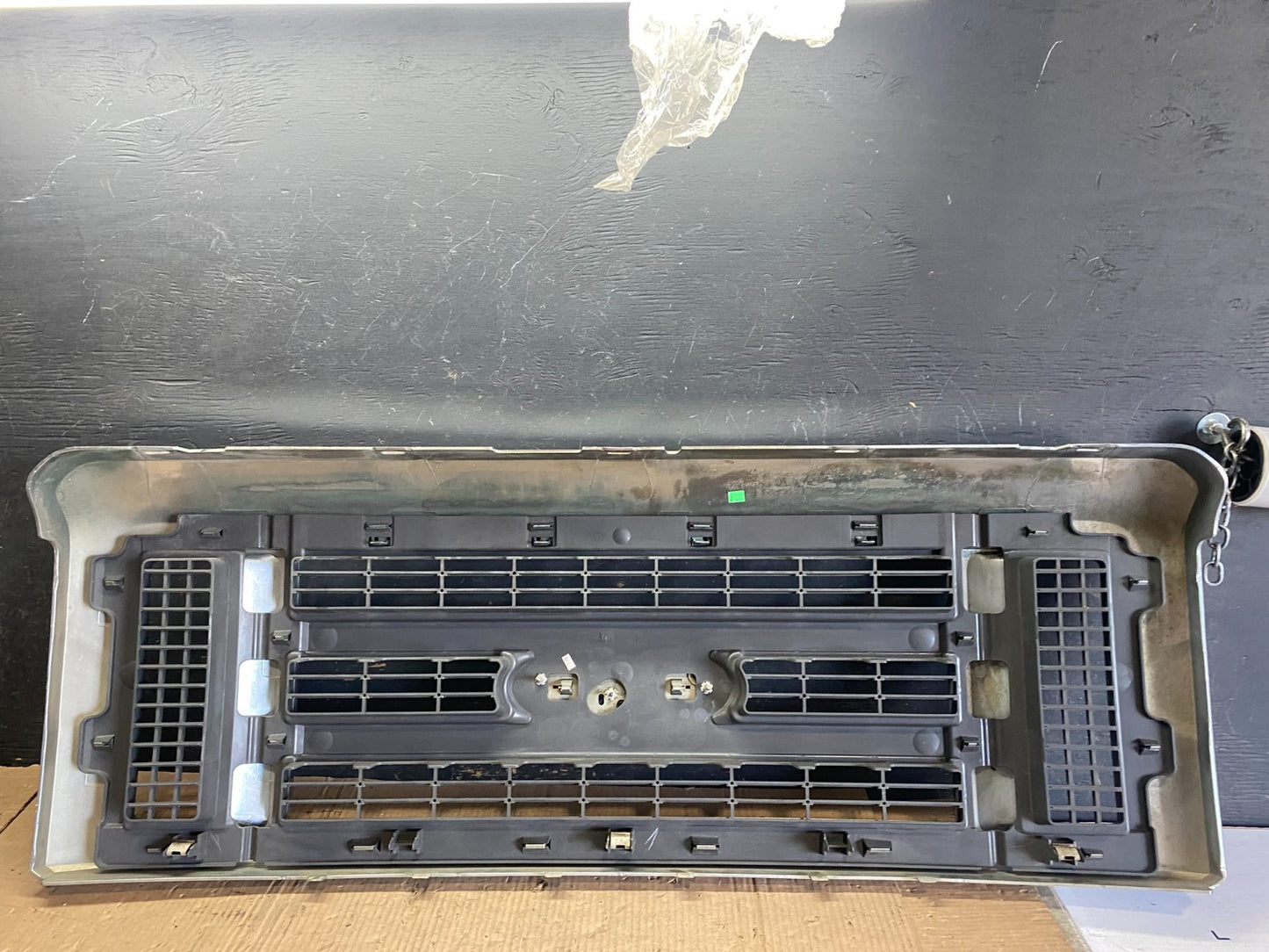 2008 to 2014 Ford Econoline E150 E250 Front Upper Chrome Grill Grille p8776 DG6