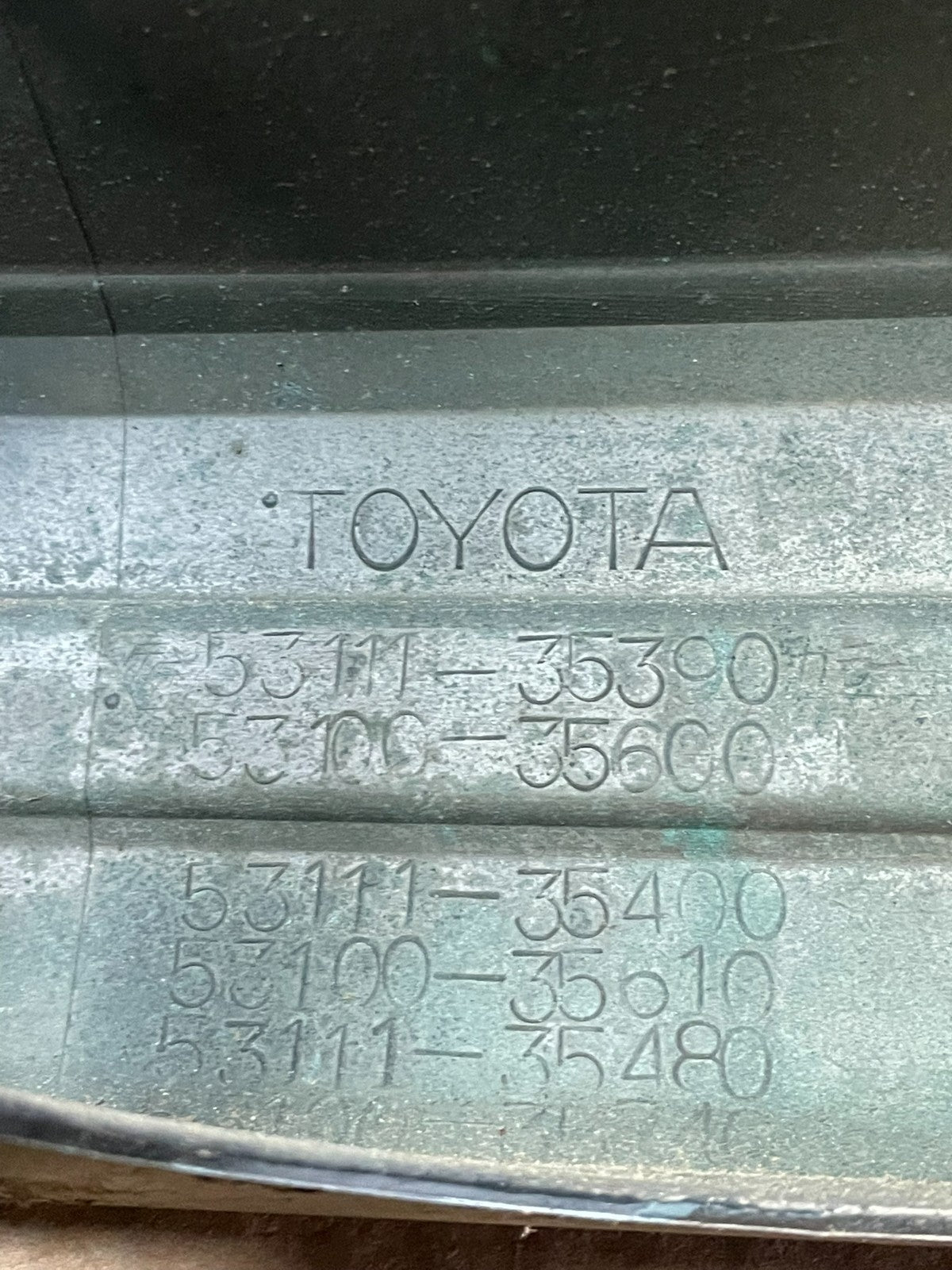 1999 2000 Toyota 4Runner Front Upper Grill Grille OEM AA9150 DG10